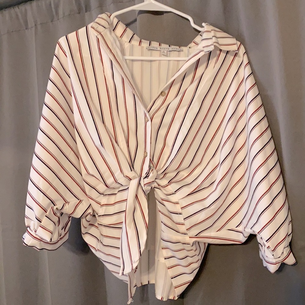 Oversized Cropped Blouse w Tie